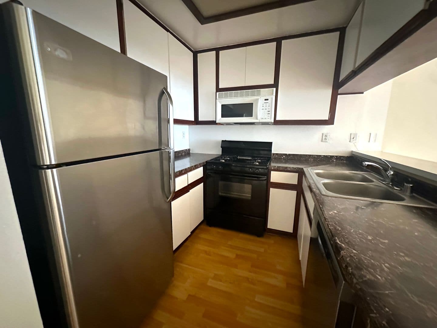 Los Angeles Apartment: 1229 N. Sycamore Ave.