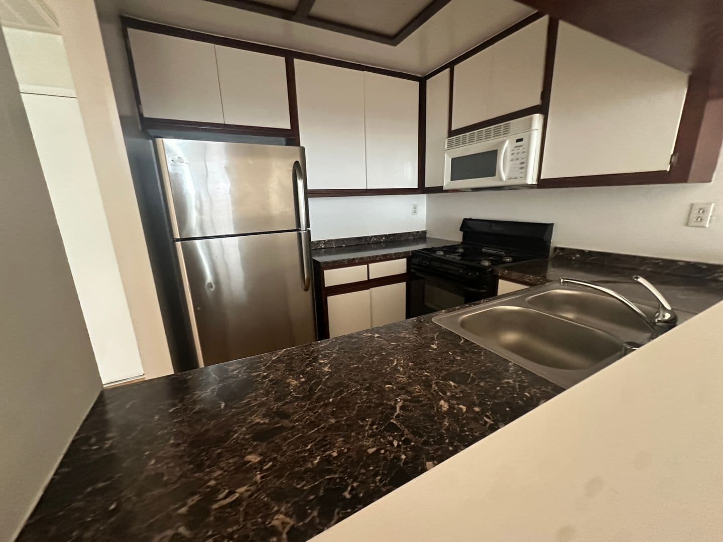Los Angeles Apartment: 1229 N. Sycamore Ave.
