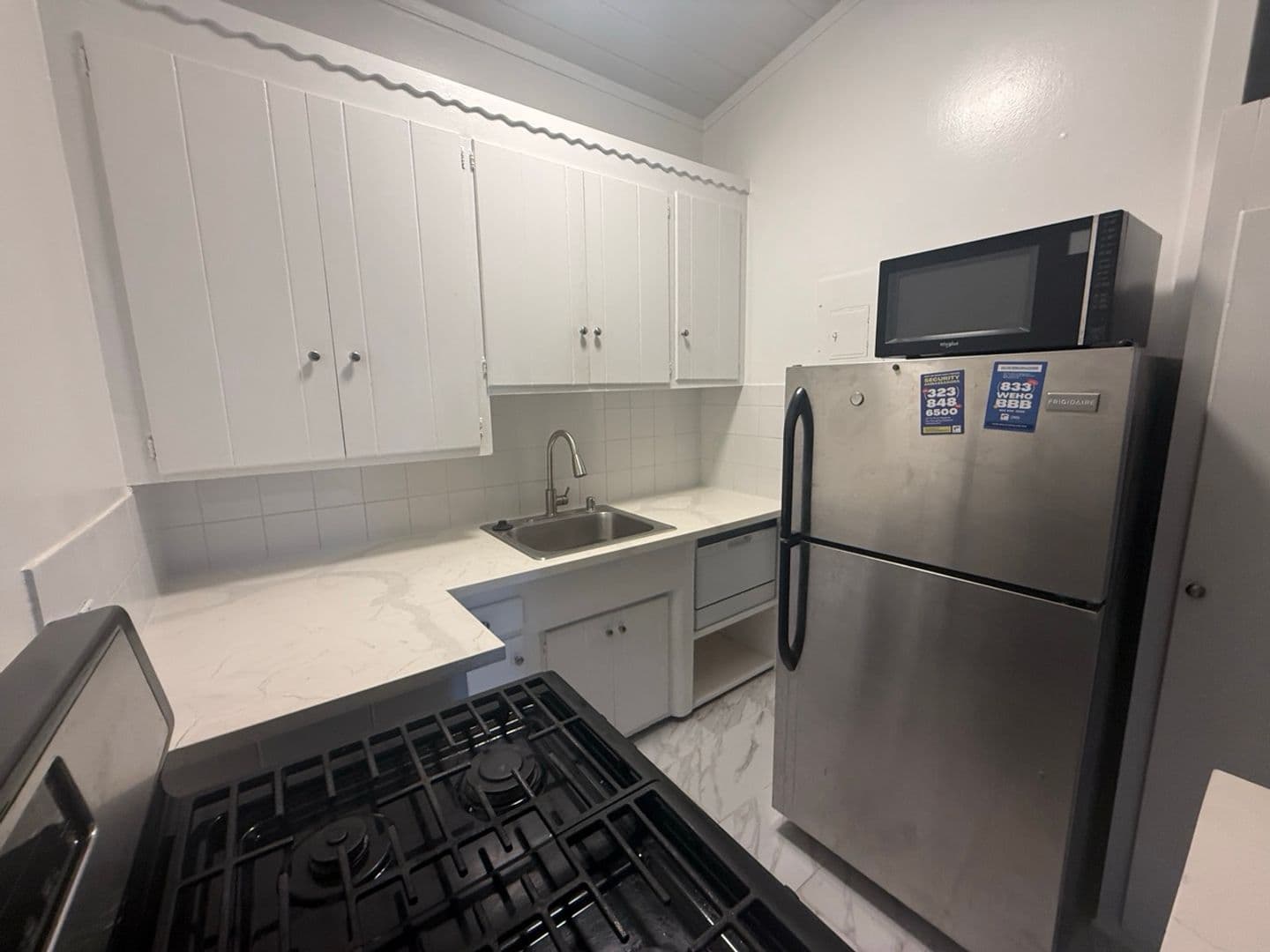 West Hollywood Apartment: 9017 Harratt St.