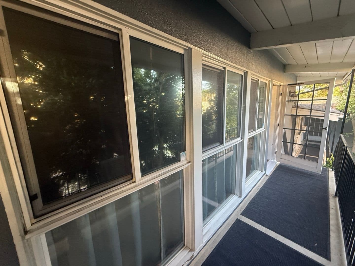West Hollywood Apartment: 9017 Harratt St.