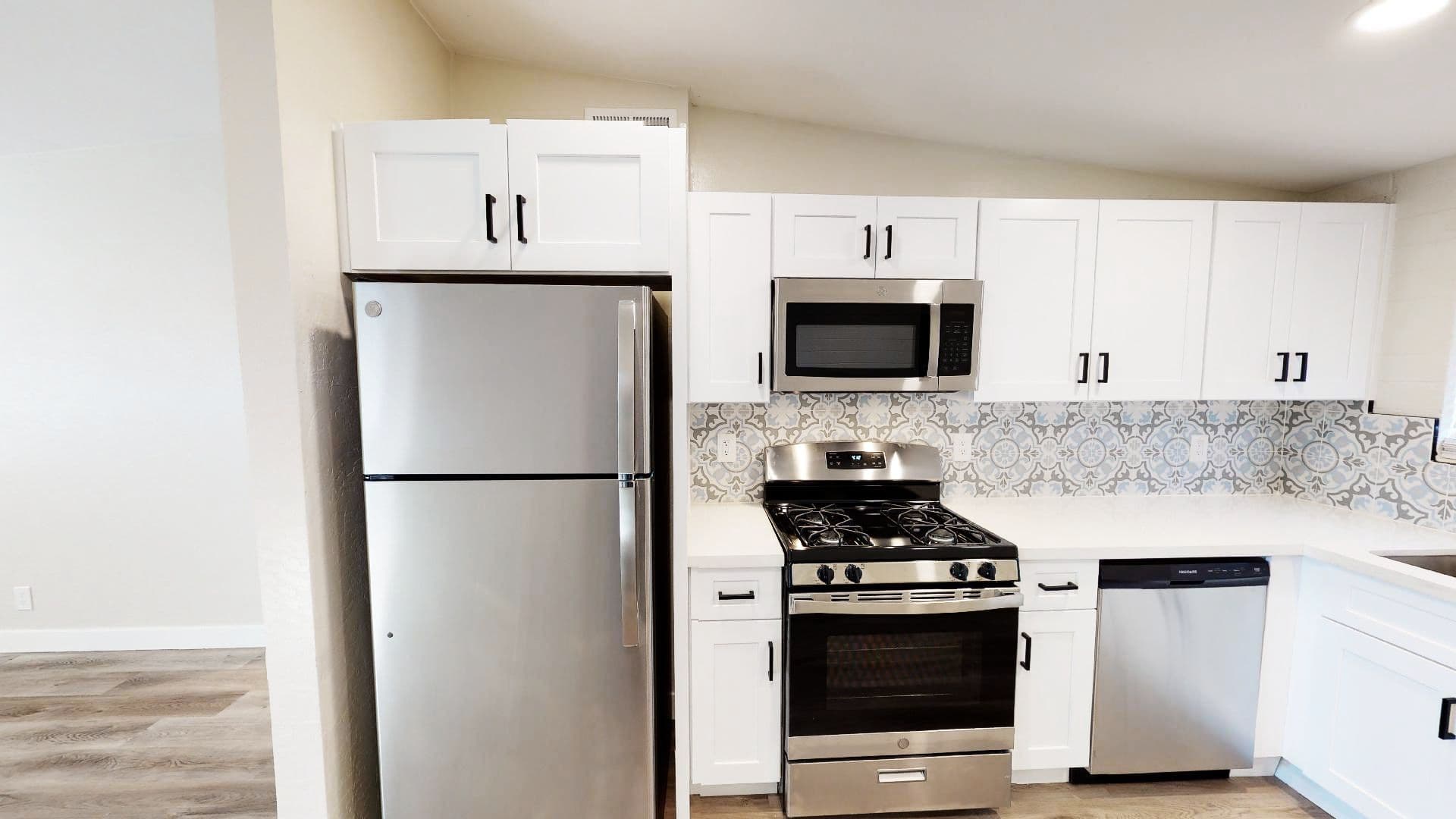 Phoenix Apartment: 1011 E Amelia Avenue