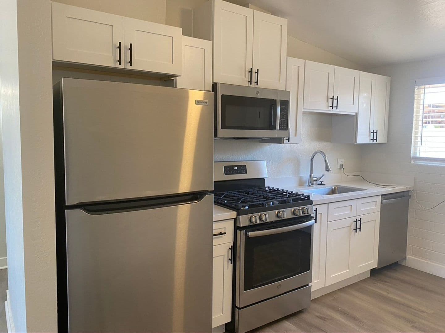 Phoenix Apartment: 1011 E Amelia Avenue