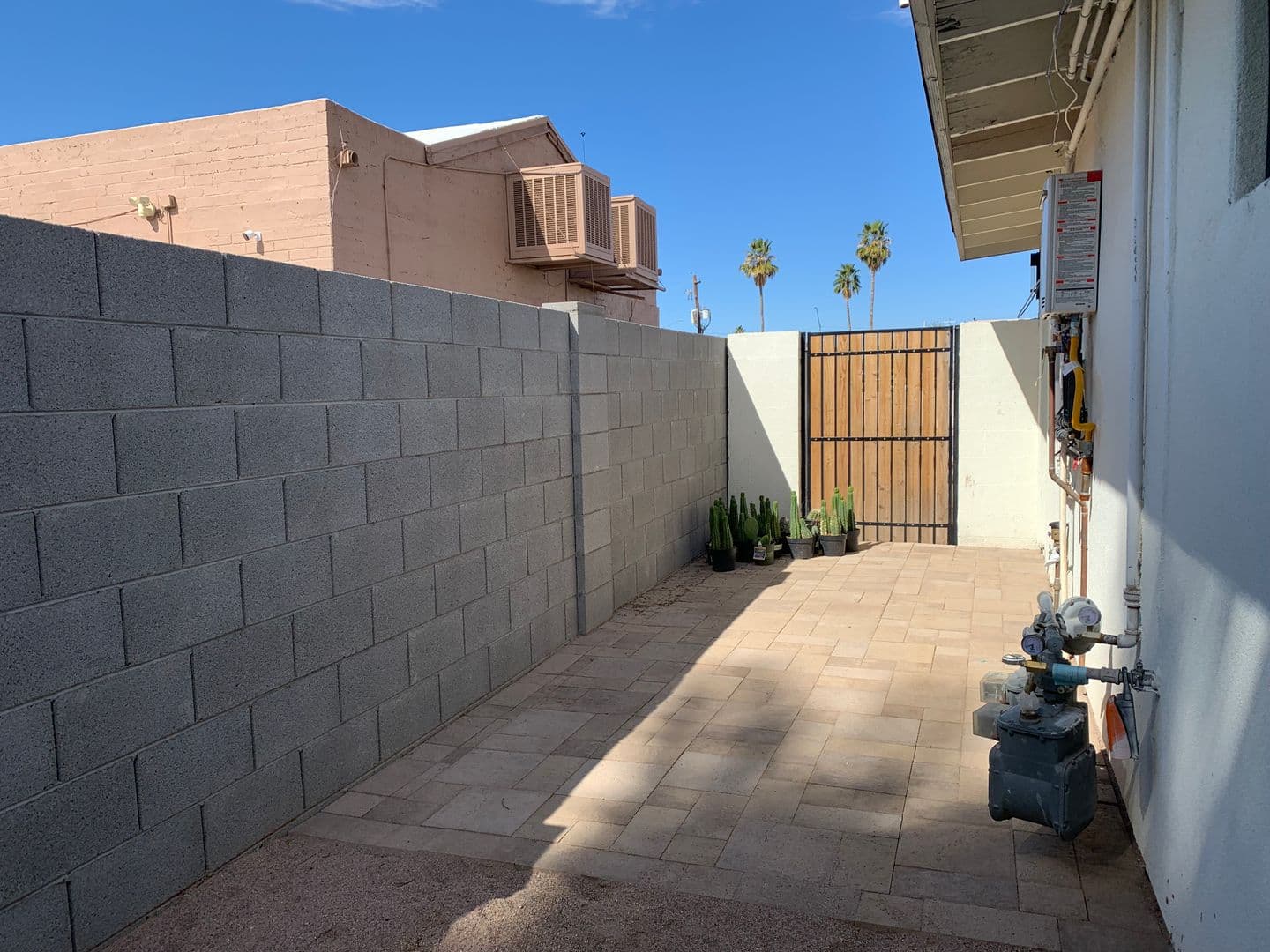 Phoenix Apartment: 1011 E Amelia Avenue