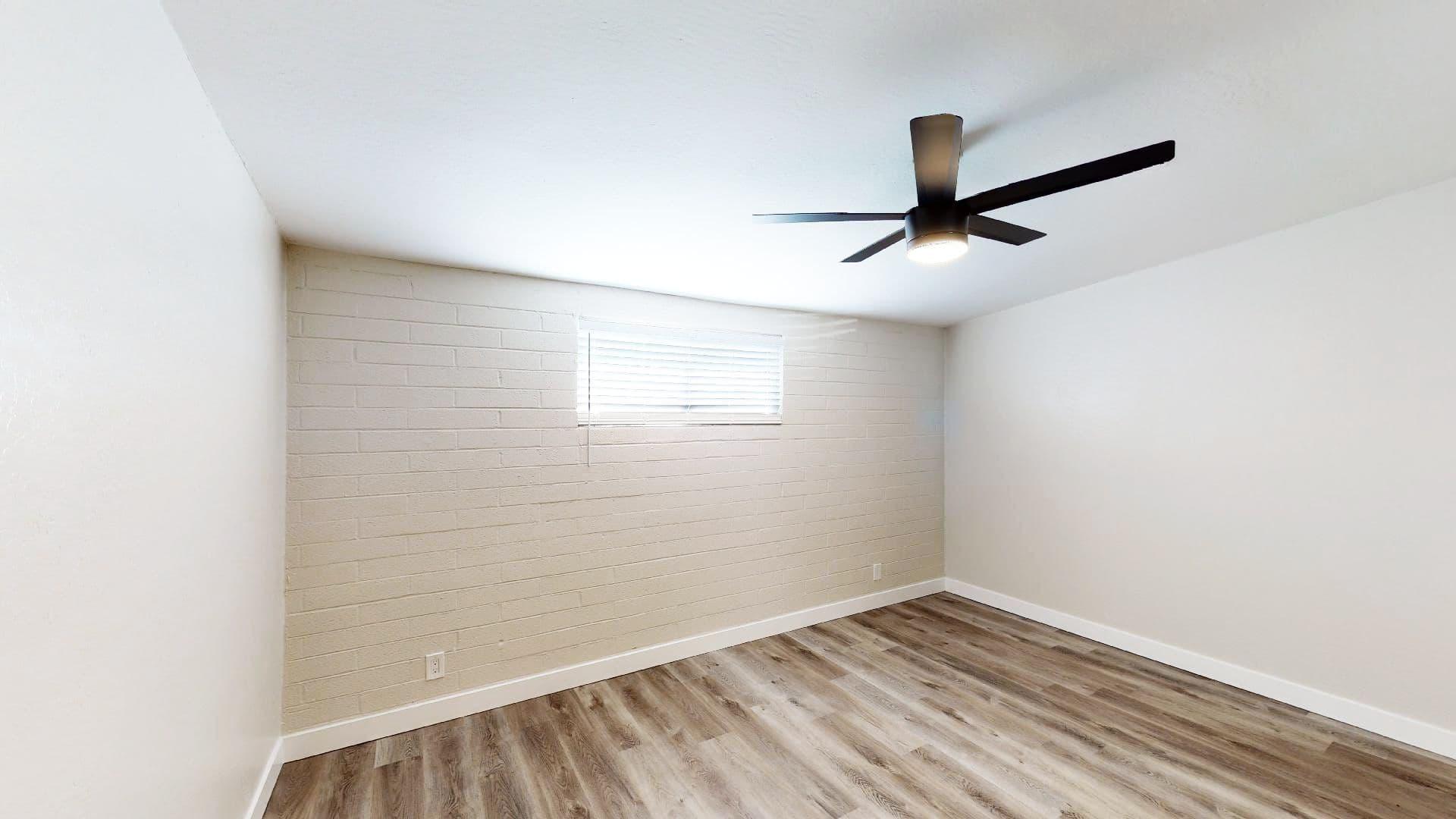 Phoenix Apartment: 1011 E Amelia Avenue