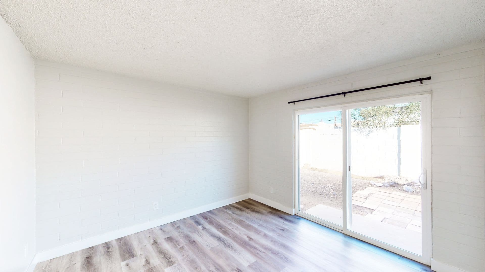 Phoenix Apartment: 1712 E Ocotillo Road
