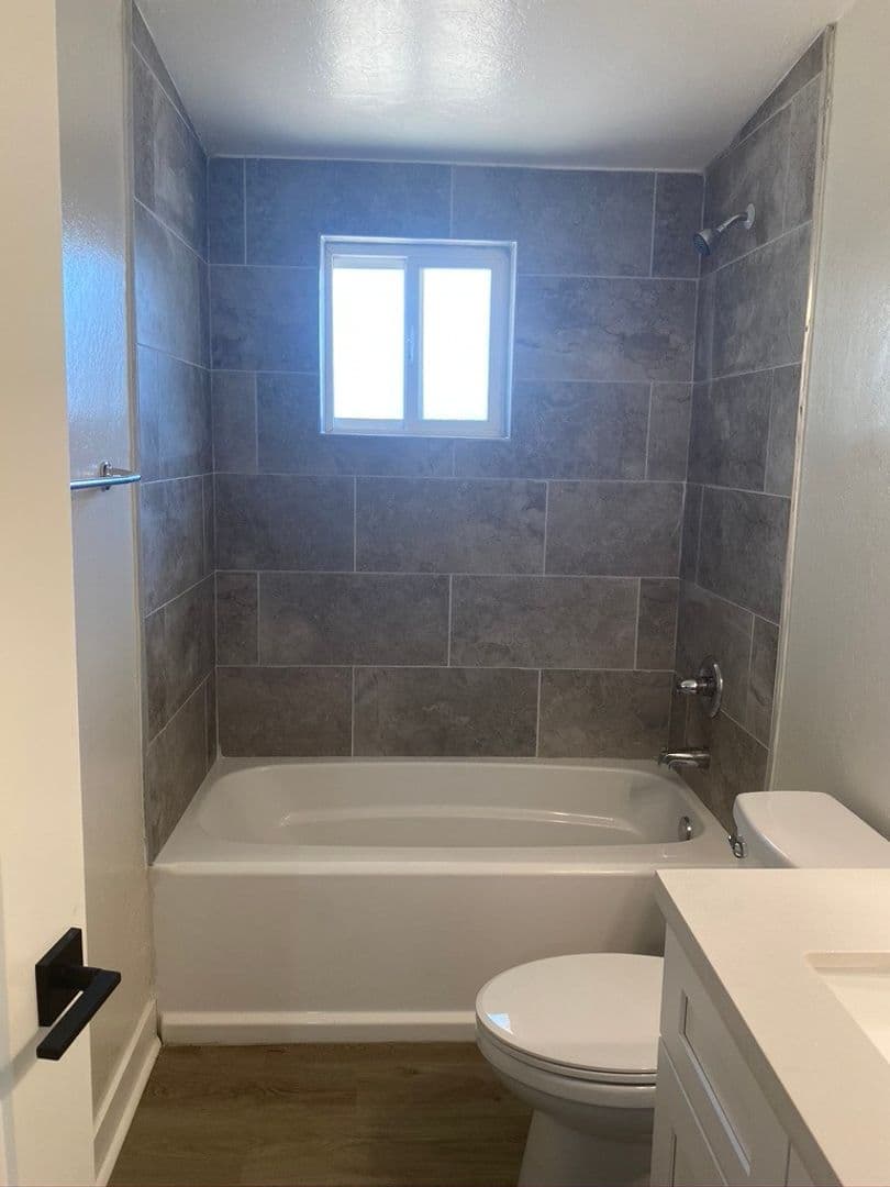 Phoenix Apartment: 1011 E Amelia Avenue