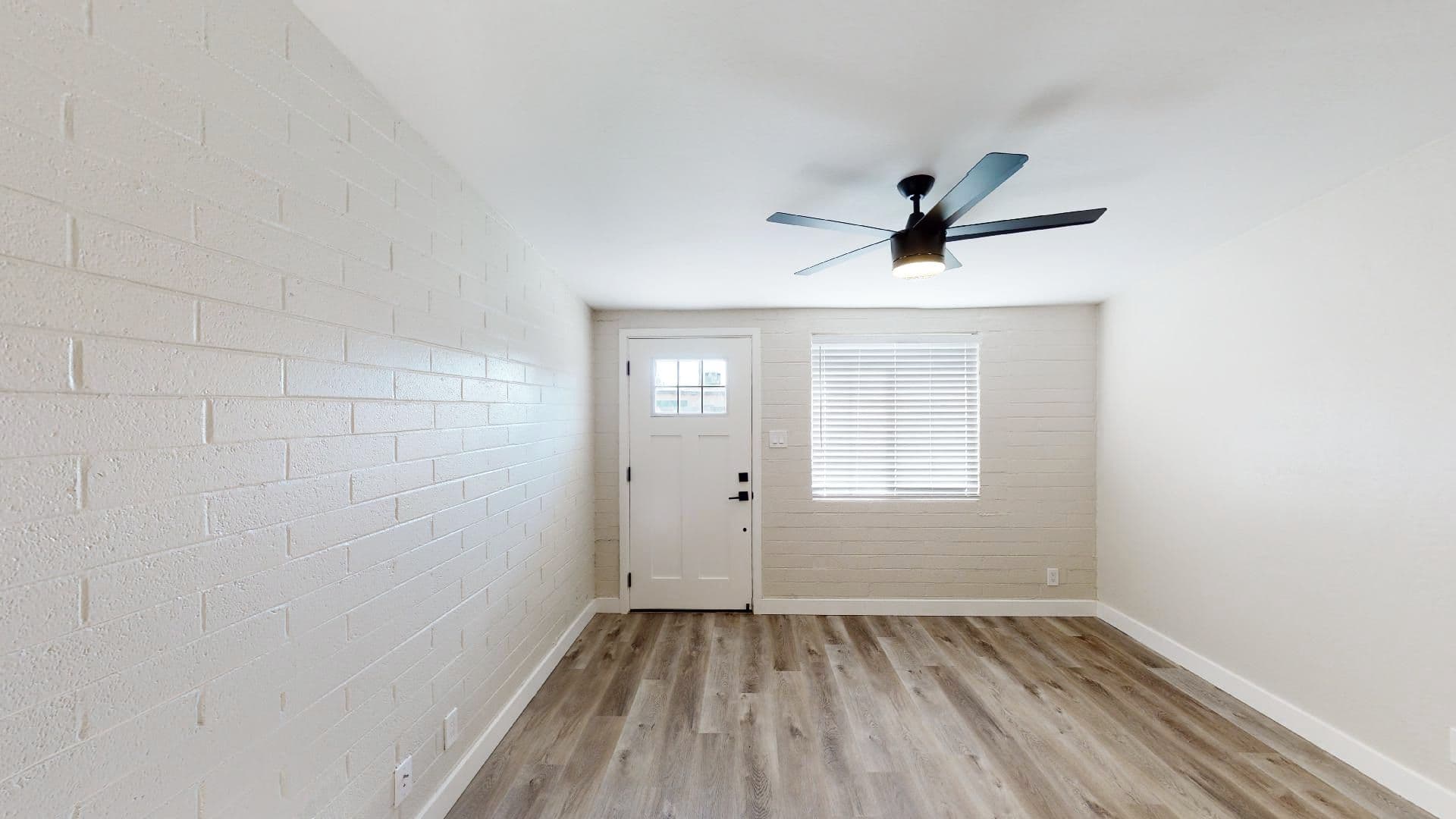 Phoenix Apartment: 1011 E Amelia Avenue