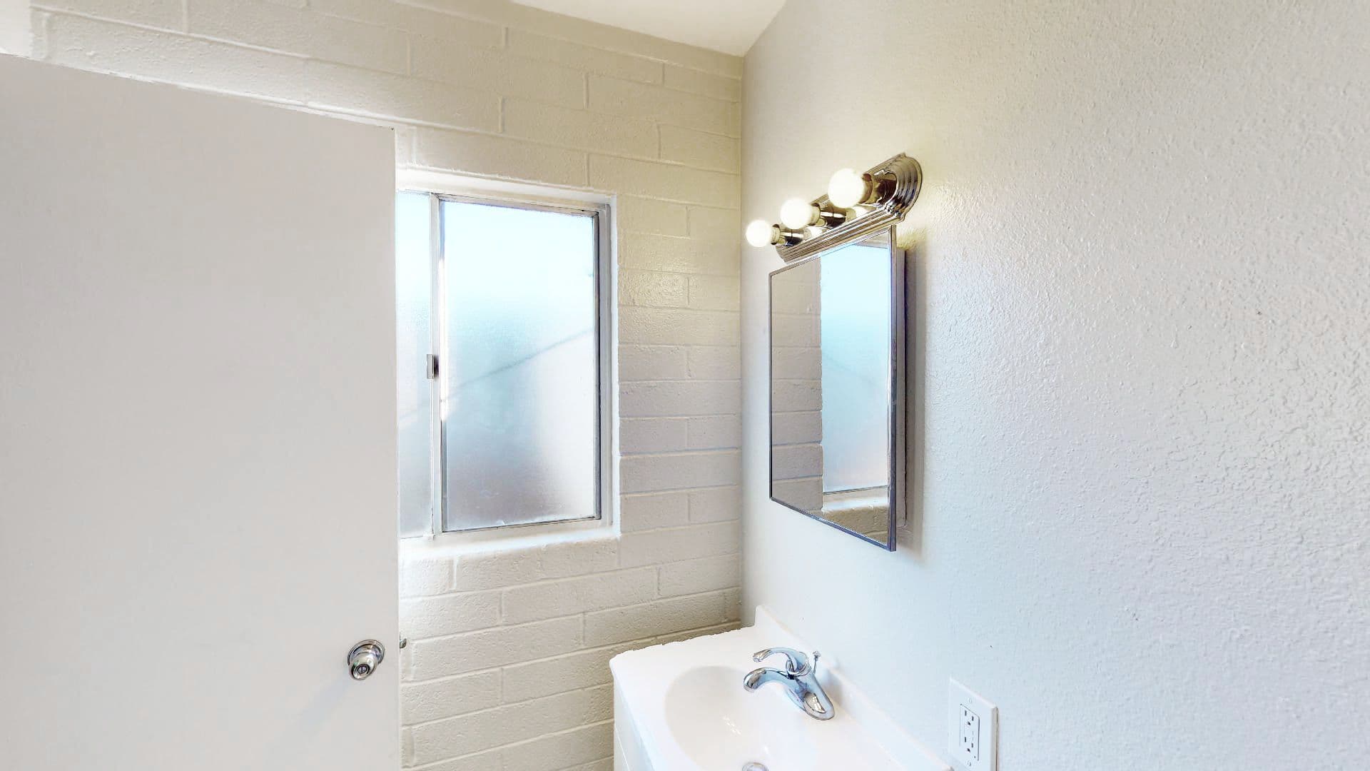 Phoenix Apartment: 1716 E Ocotillo Road