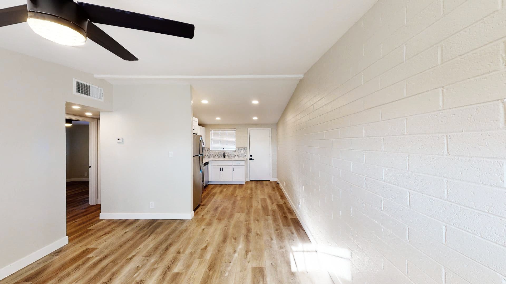 Phoenix Apartment: 1011 E Amelia Avenue