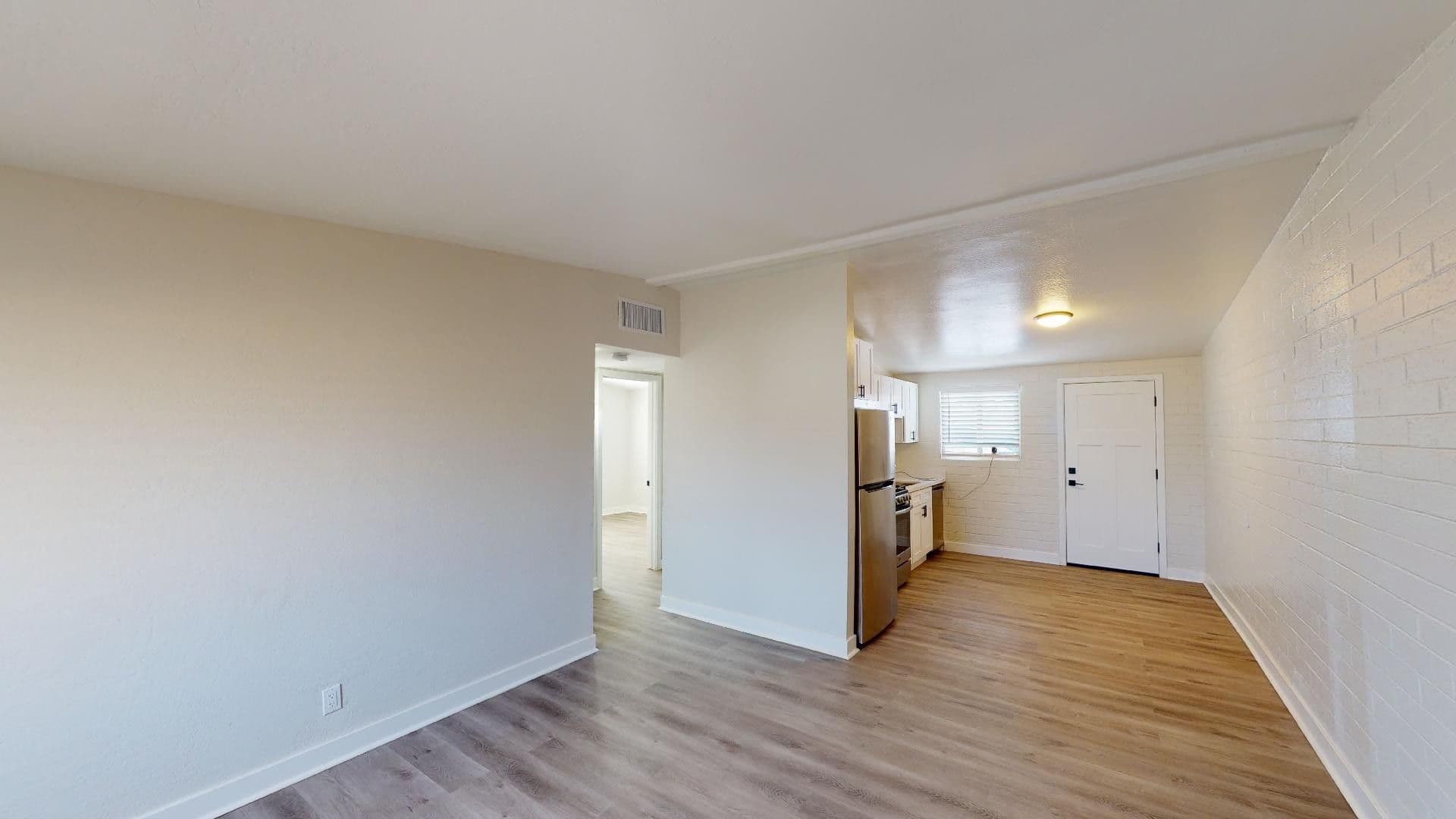 Phoenix Apartment: 1011 E Amelia Avenue