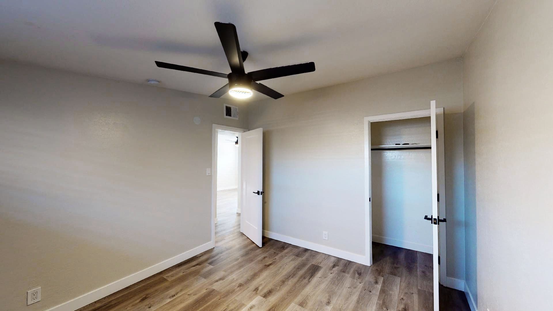 Phoenix Apartment: 1011 E Amelia Avenue