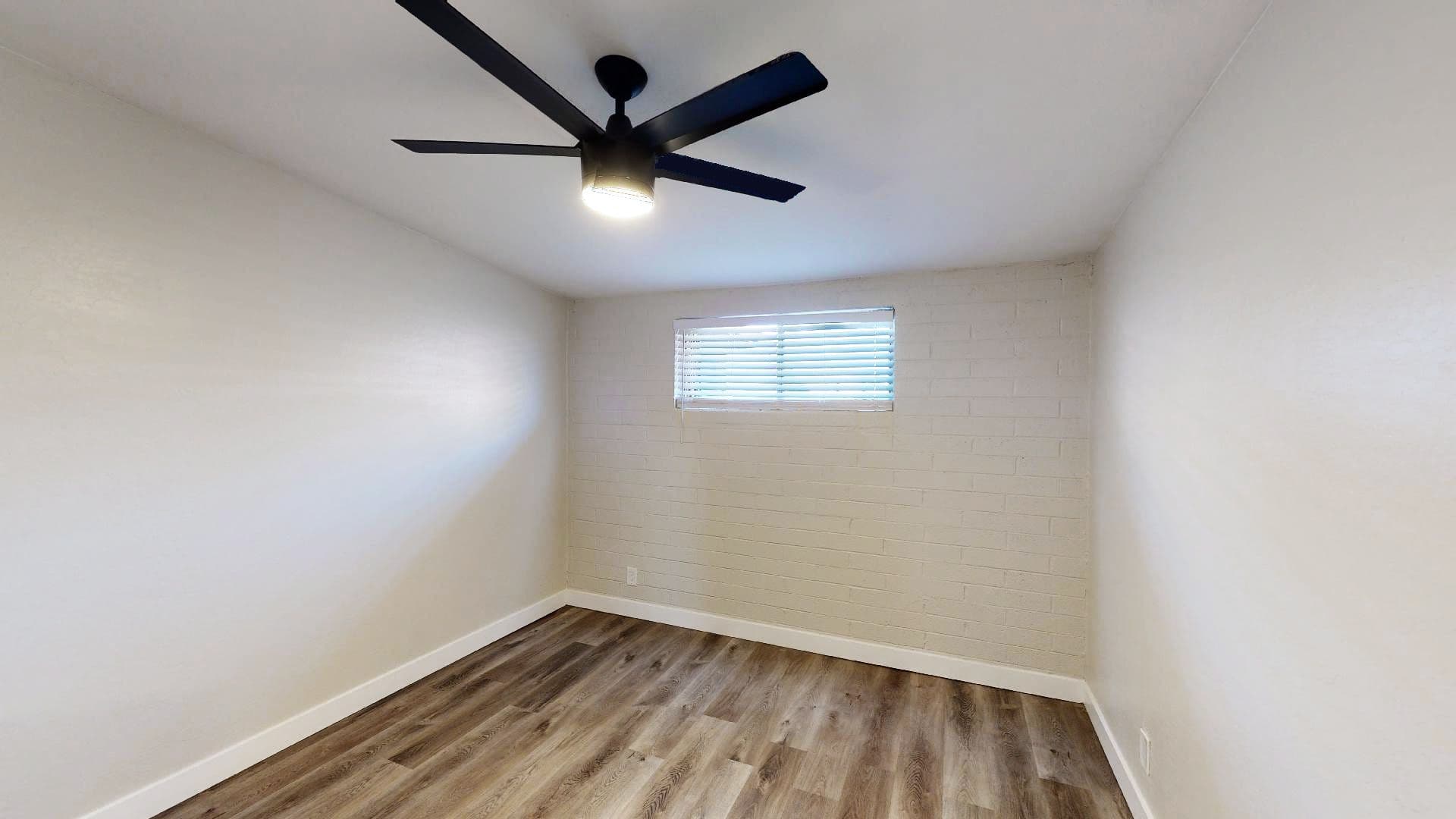 Phoenix Apartment: 1011 E Amelia Avenue