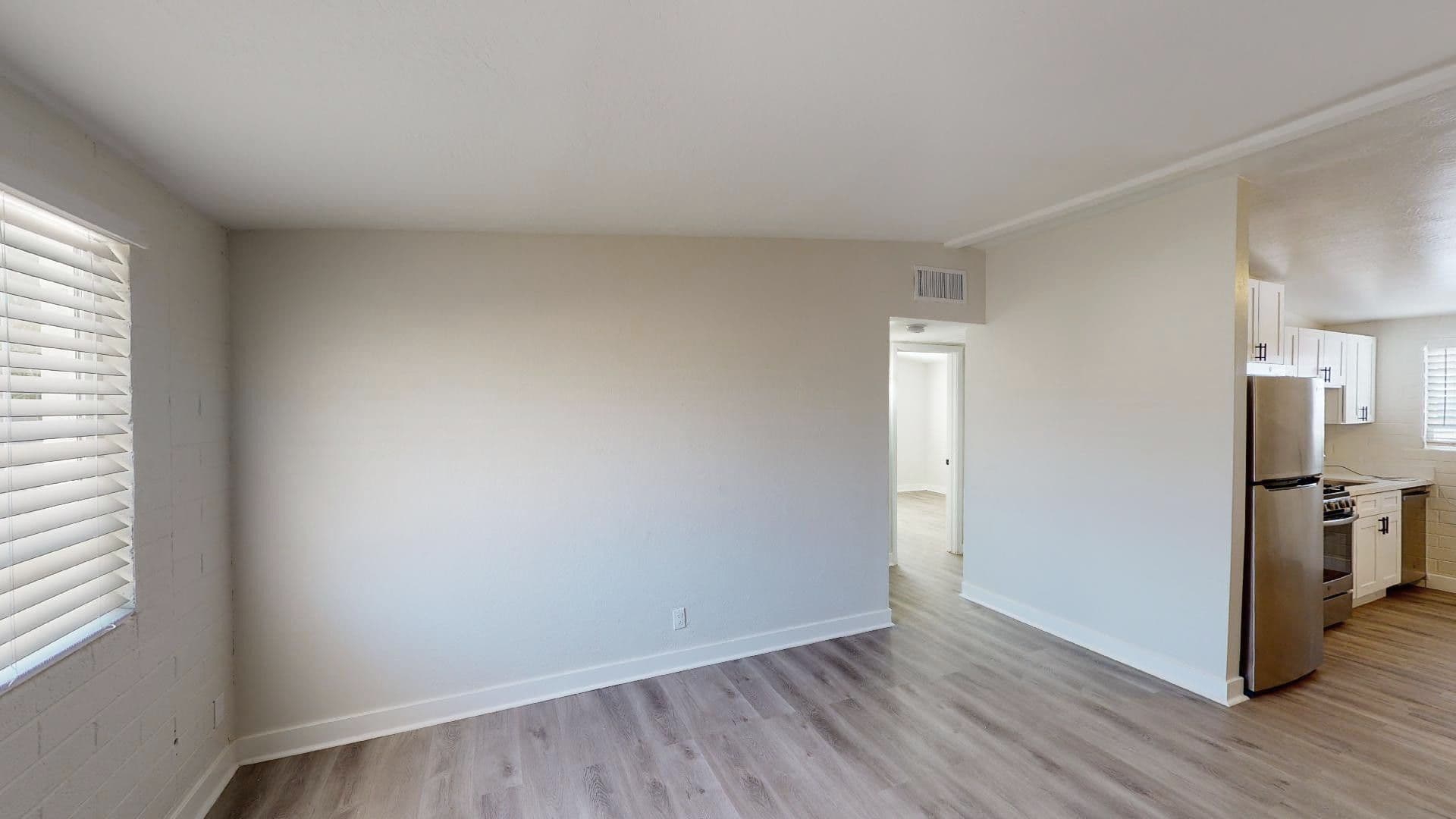 Phoenix Apartment: 1011 E Amelia Avenue