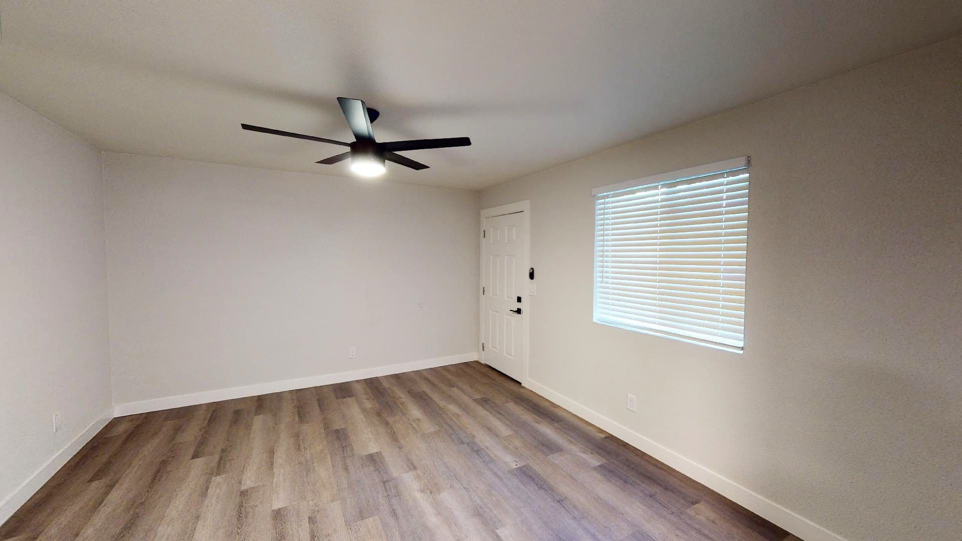 Phoenix Apartment: 1545 W Denton Lane