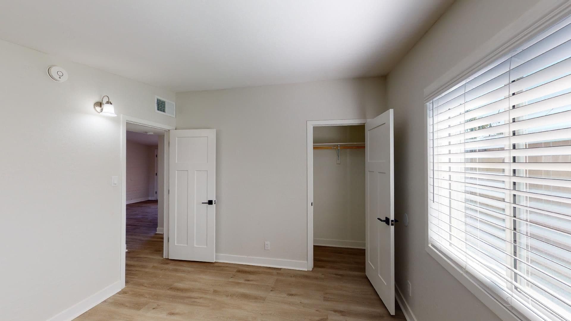Phoenix Apartment: 1011 E Amelia Avenue