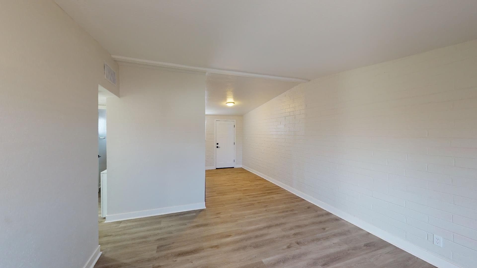 Phoenix Apartment: 1011 E Amelia Avenue