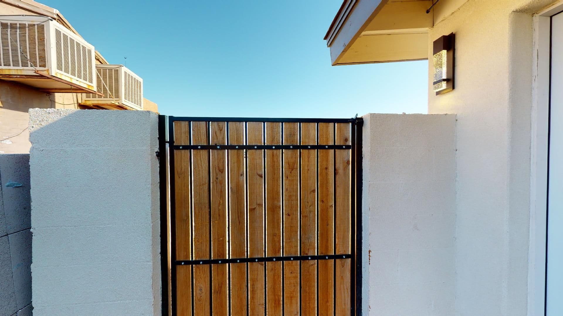 Phoenix Apartment: 1011 E Amelia Avenue