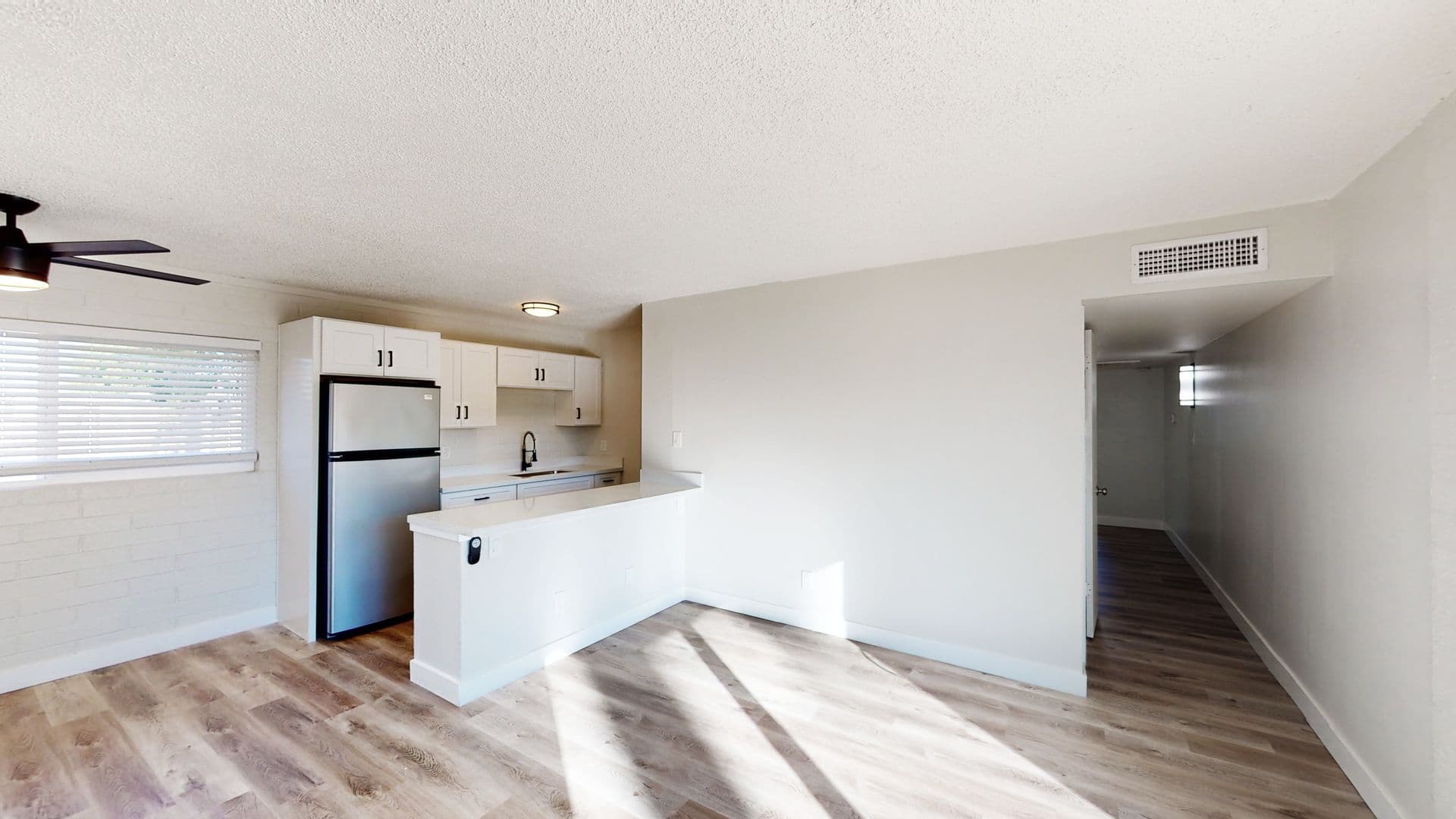 Phoenix Apartment: 1712 E Ocotillo Road