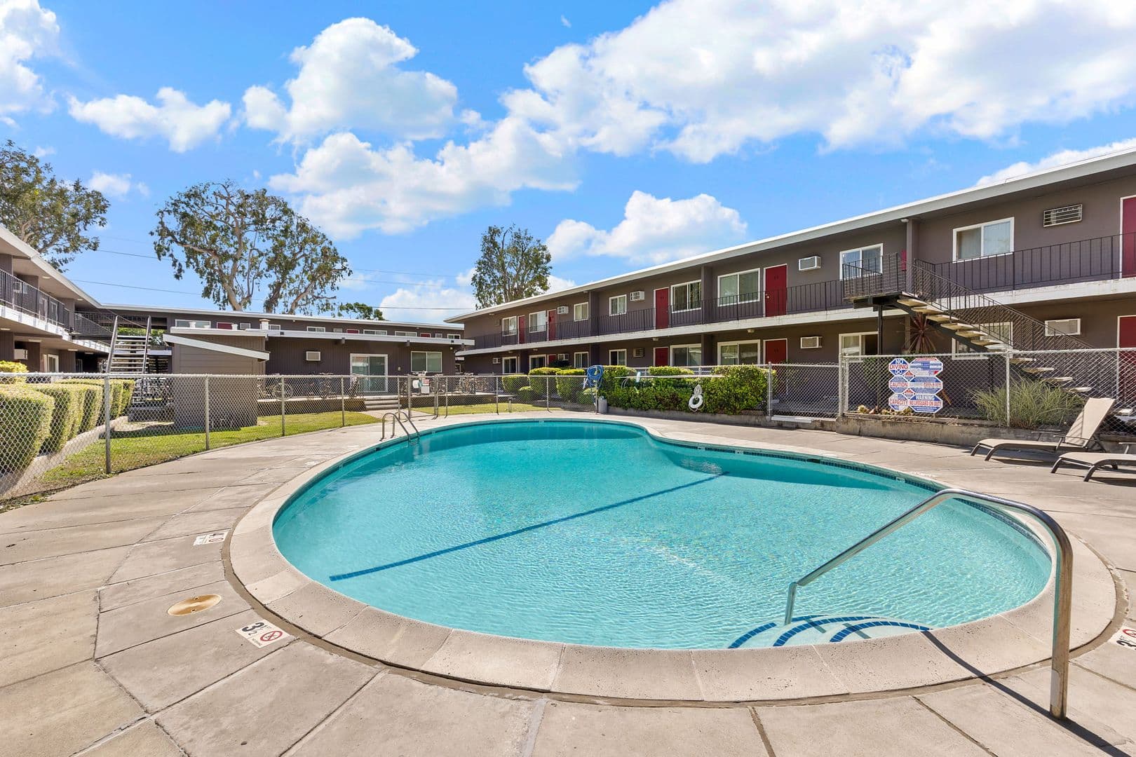 Davis Apartment: 320 K Street