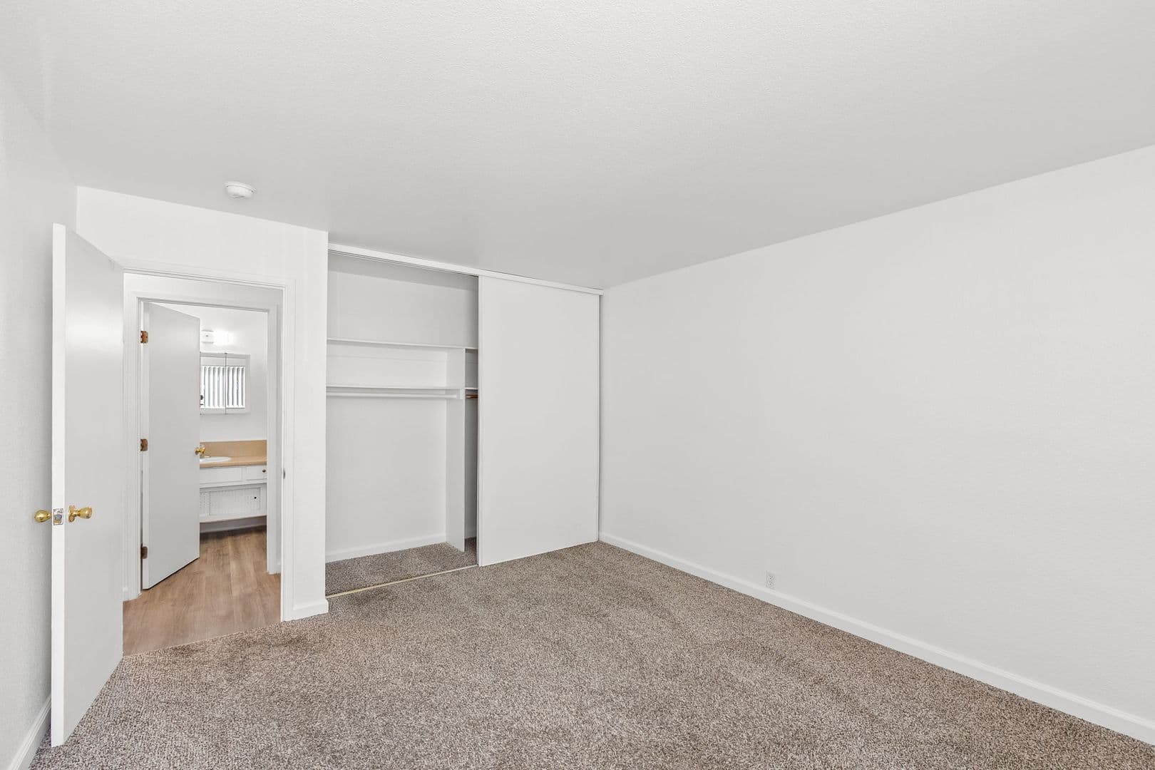 Davis Apartment: 320 K Street