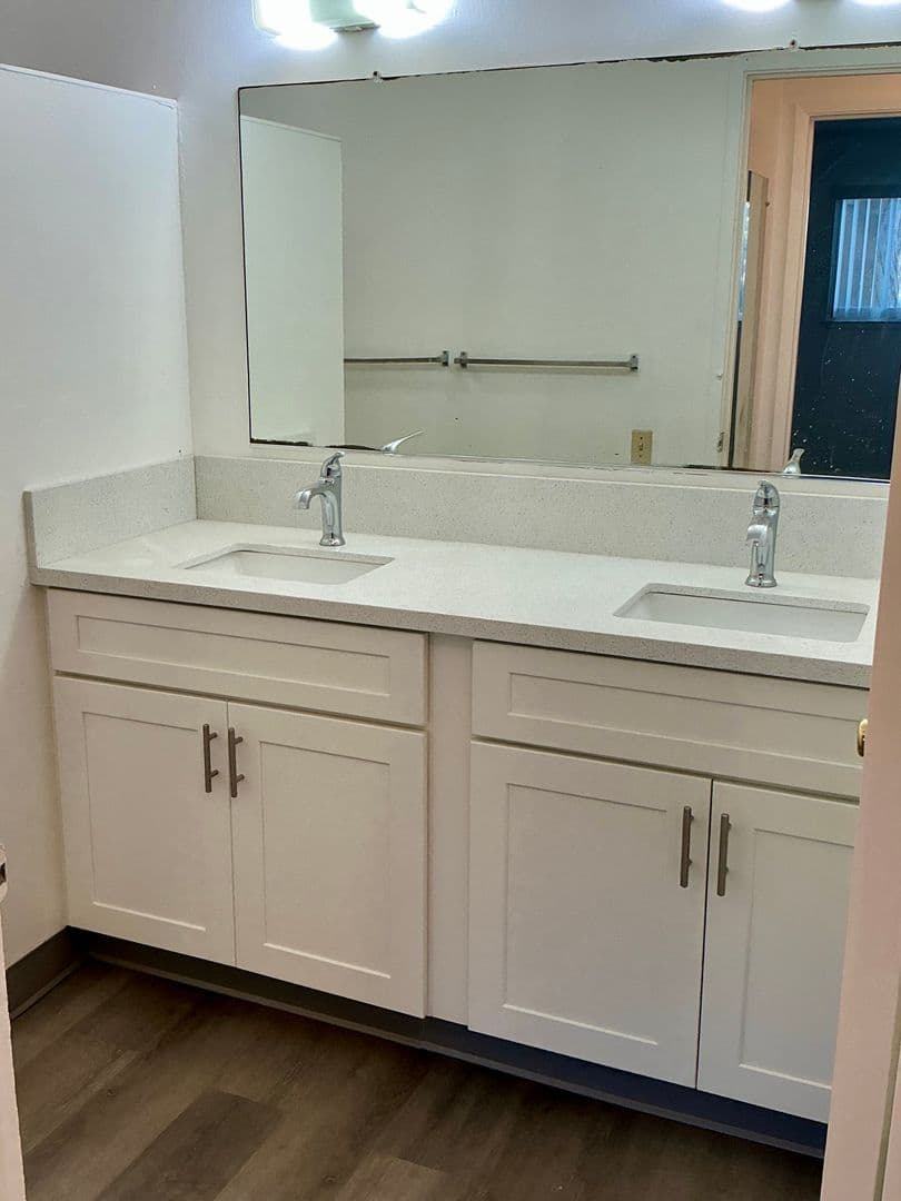 Davis Apartment: 320 K Street