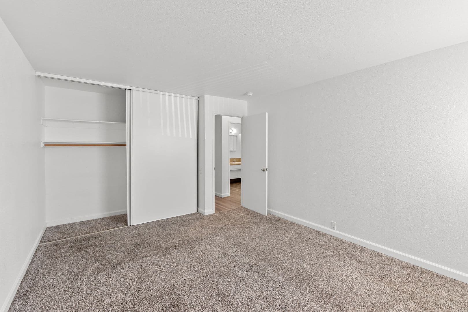 Davis Apartment: 320 K Street