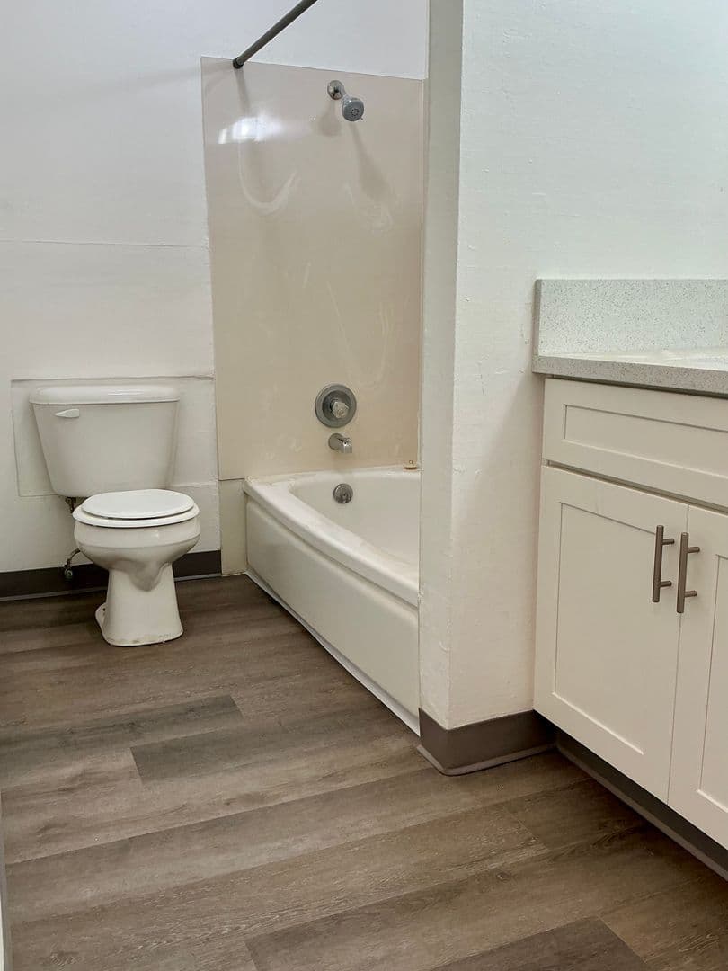 Davis Apartment: 320 K Street