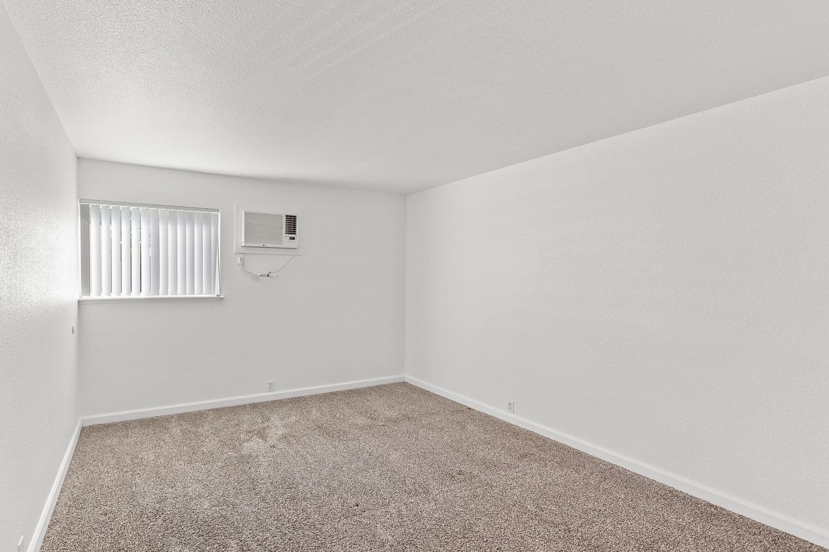 Davis Apartment: 320 K Street