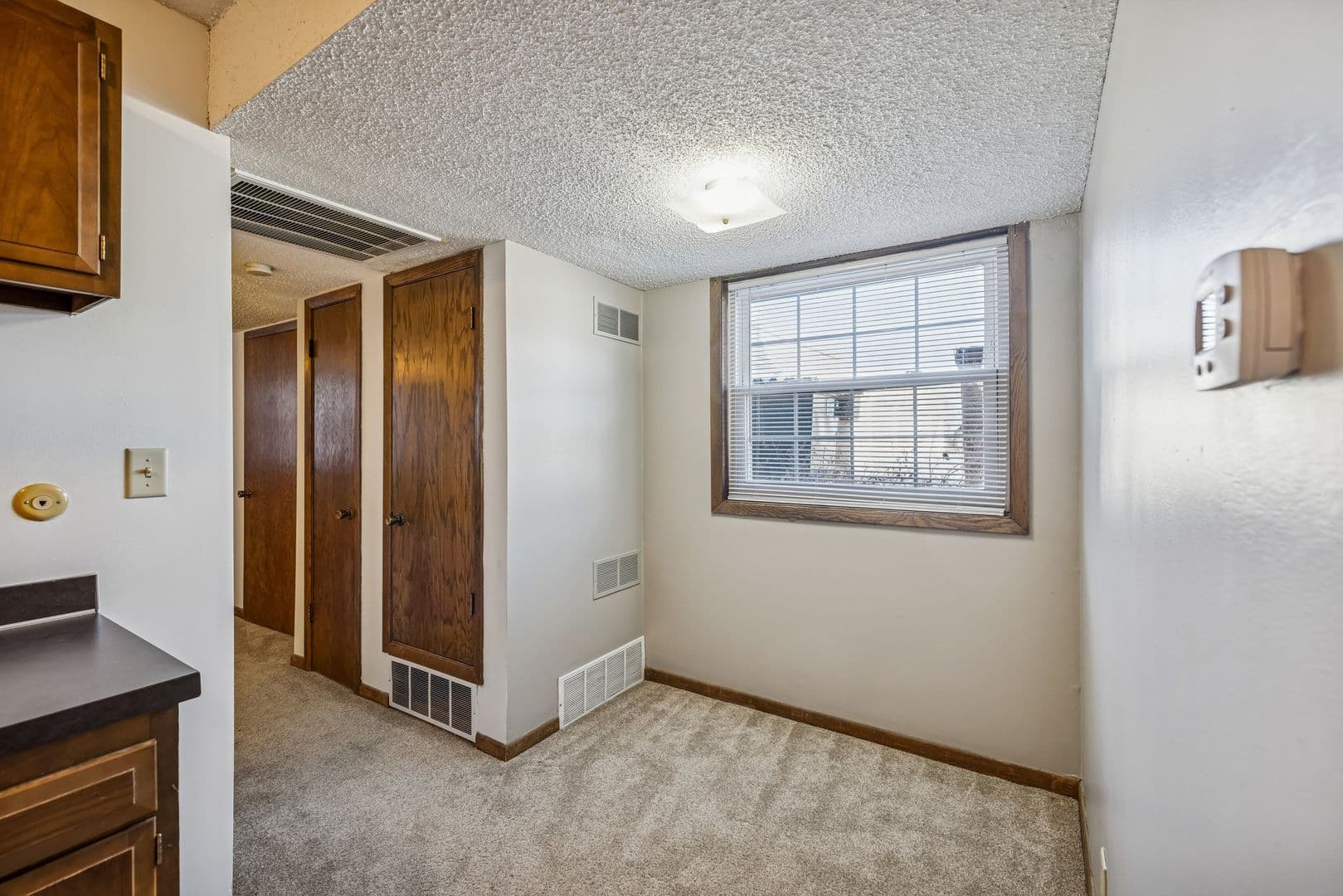 Waverly Apartment: 10330 N 140th St