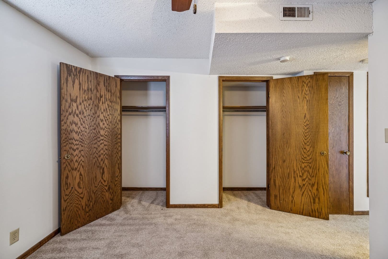 Waverly Apartment: 10330 N 140th St