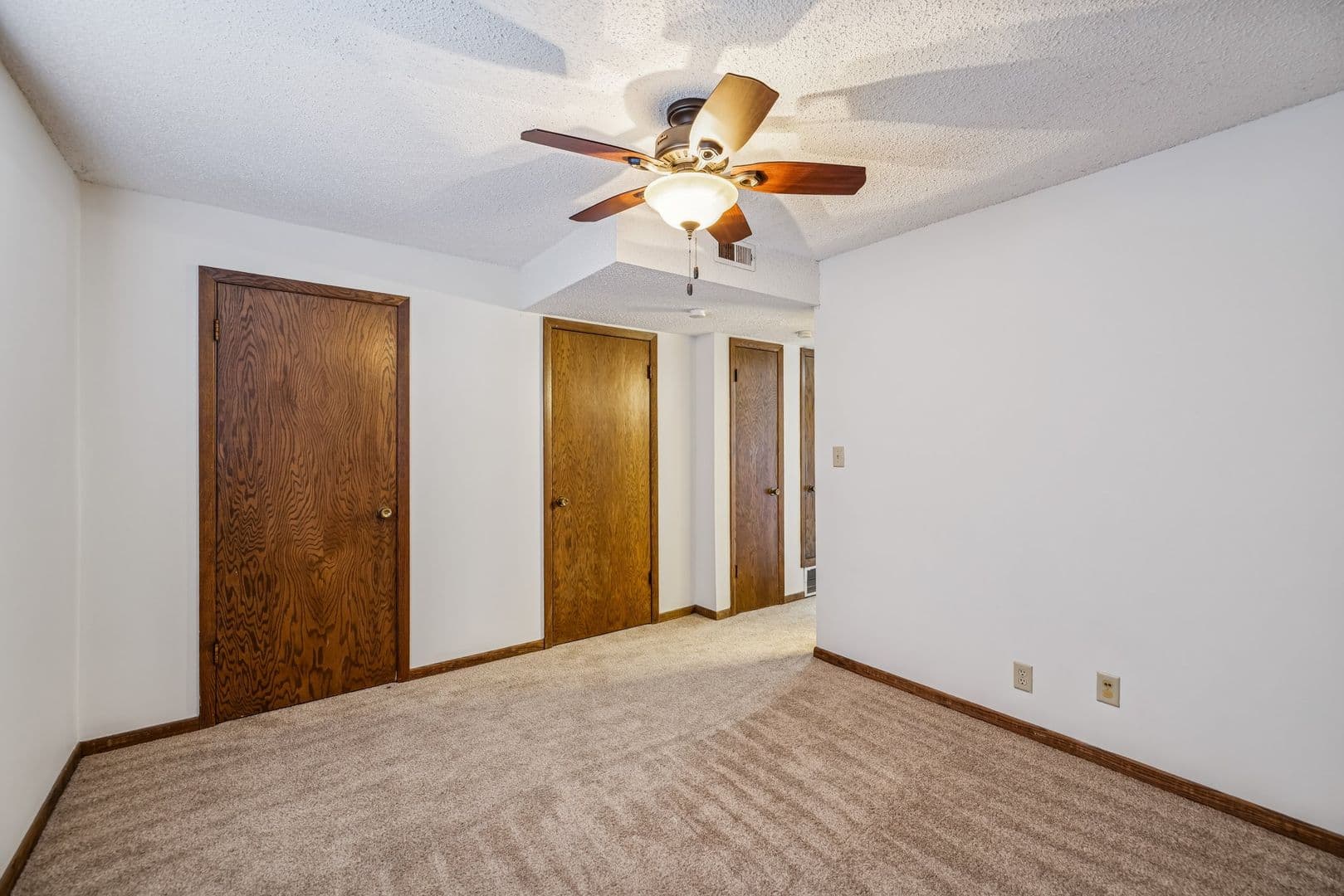 Waverly Apartment: 10330 N 140th St