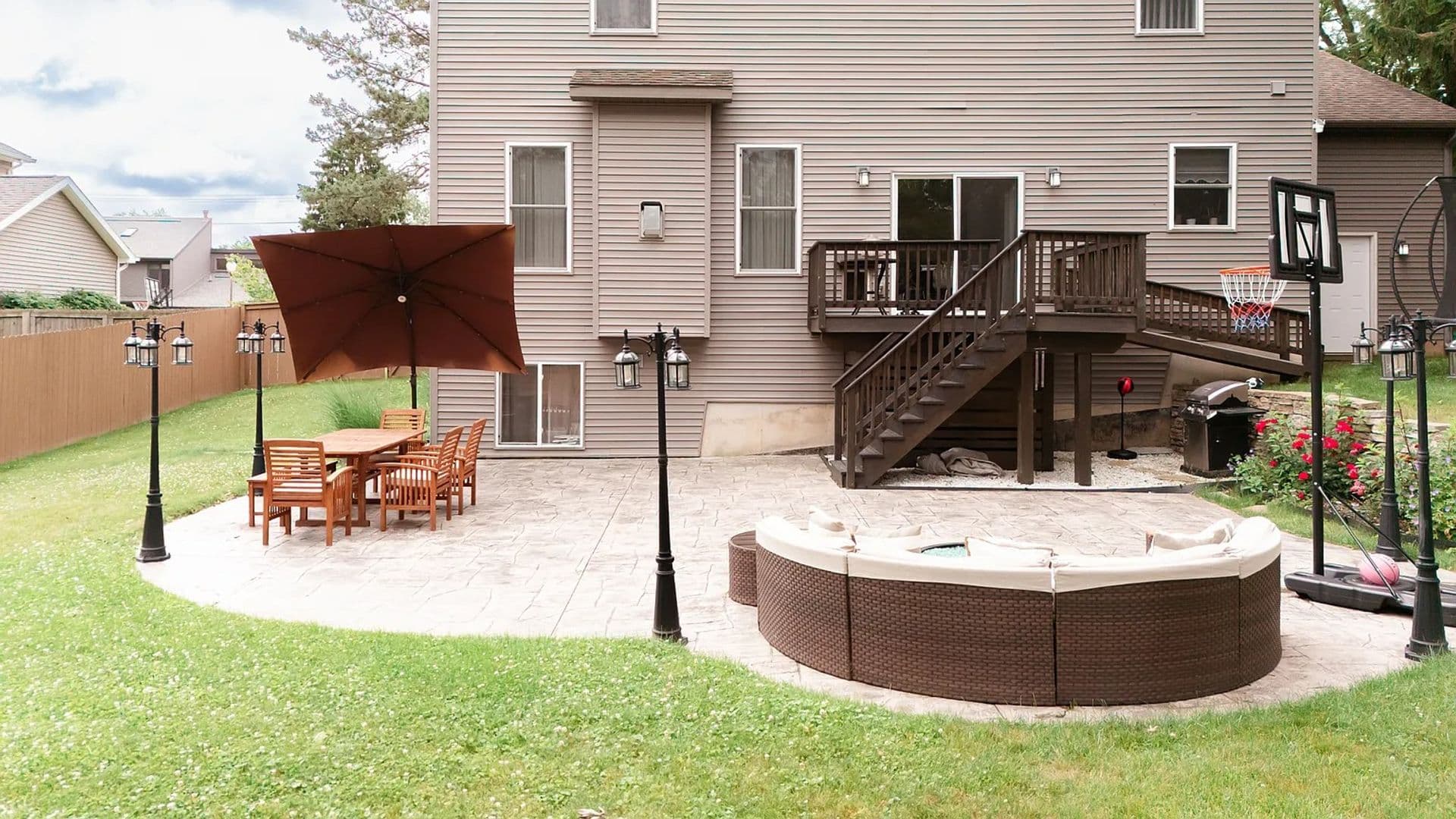 East Lansing House: 935 Whittier