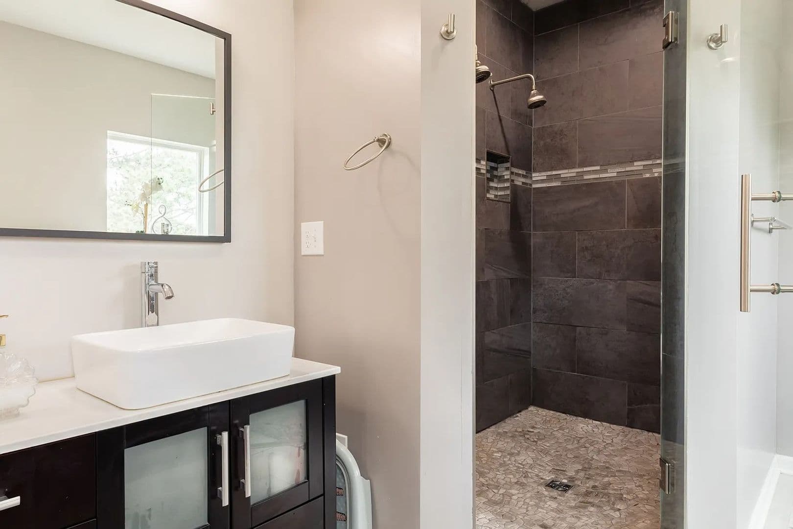 East Lansing House: 935 Whittier