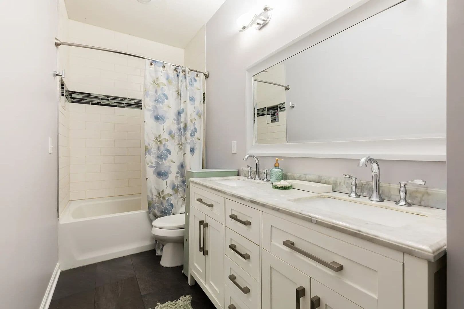East Lansing House: 935 Whittier