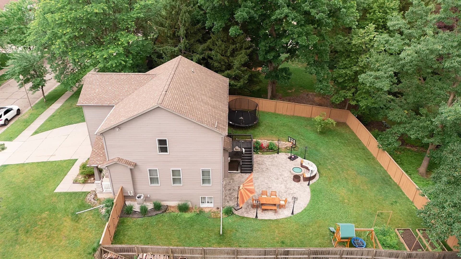 East Lansing House: 935 Whittier