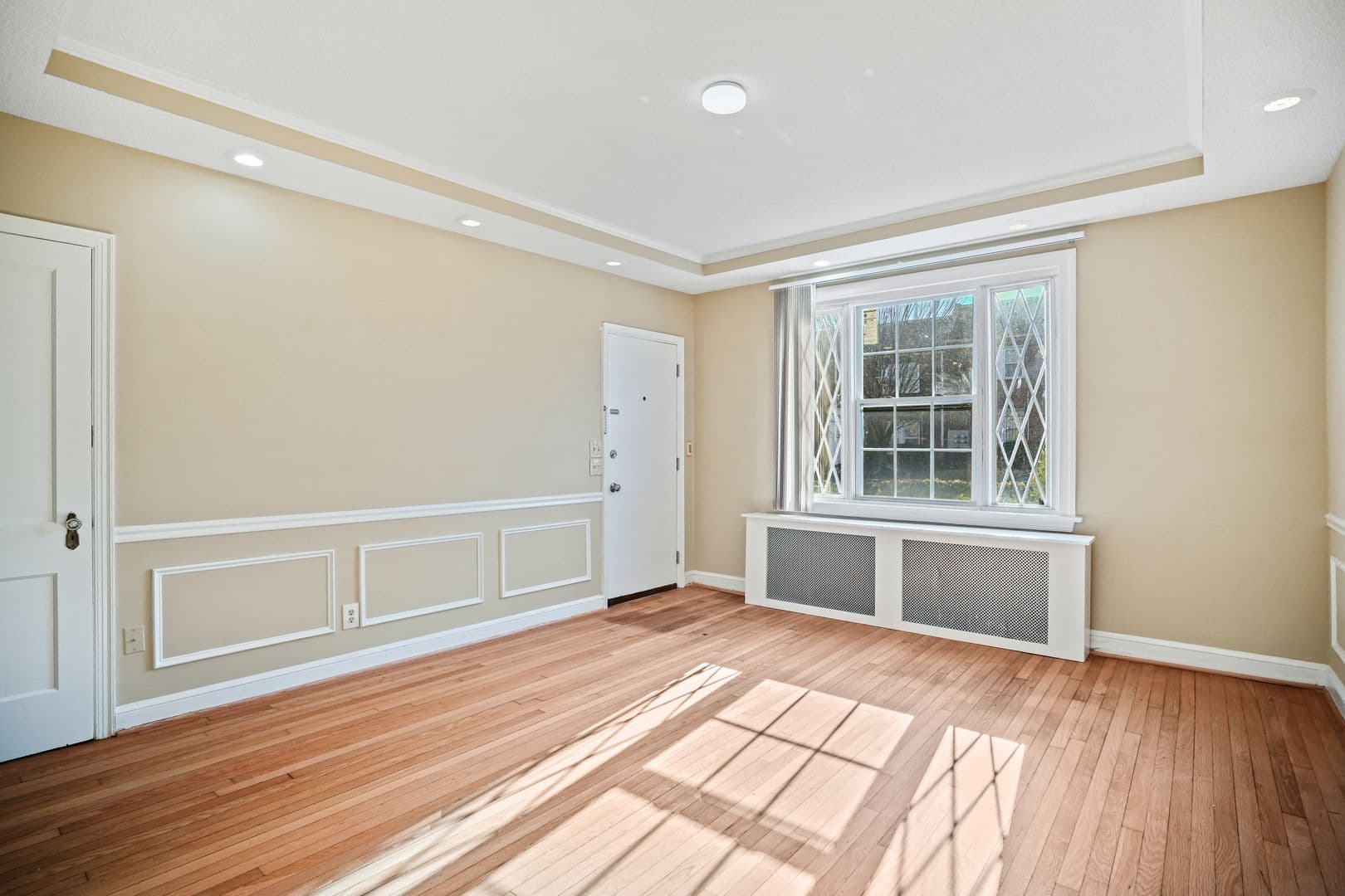 Washington Apartment: 1904 Constitution Ave NE  - Unit 3