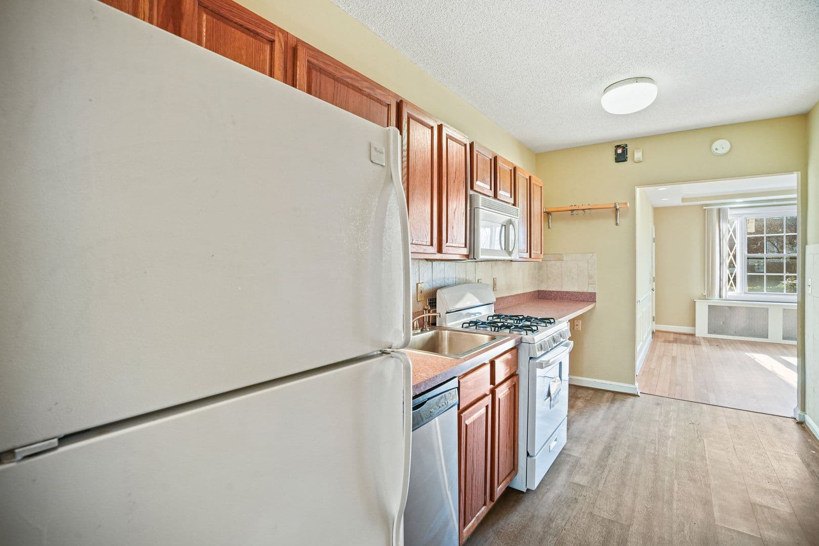 Washington Apartment: 1904 Constitution Ave NE  - Unit 3
