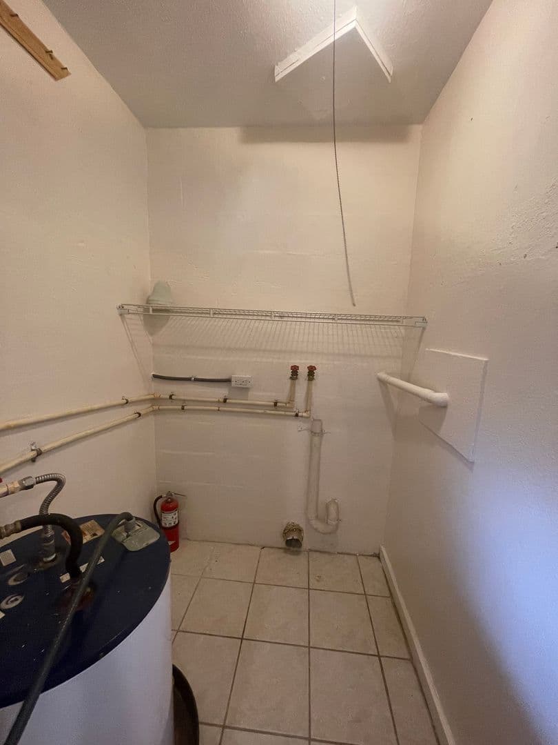 Eustis Apartment: 322 Gottsche Ave