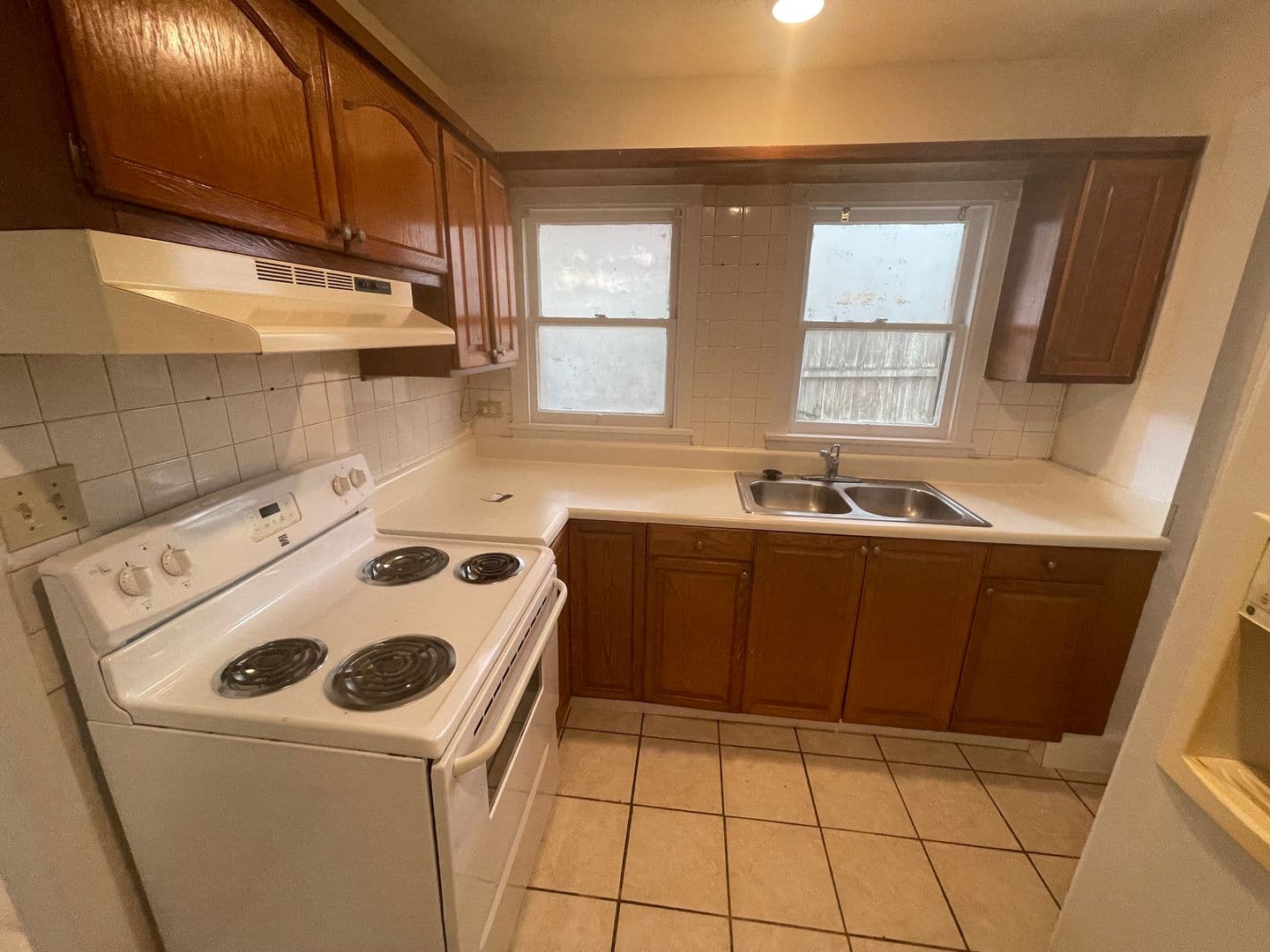 Eustis Apartment: 322 Gottsche Ave