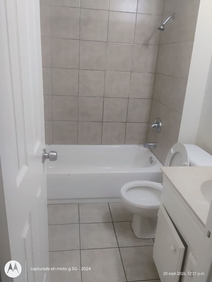 Garland House: 1426 Shorecrest Dr
