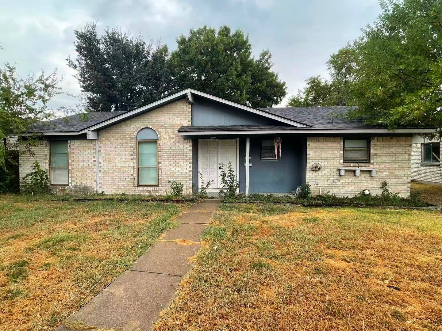 Garland House: 1426 Shorecrest Dr