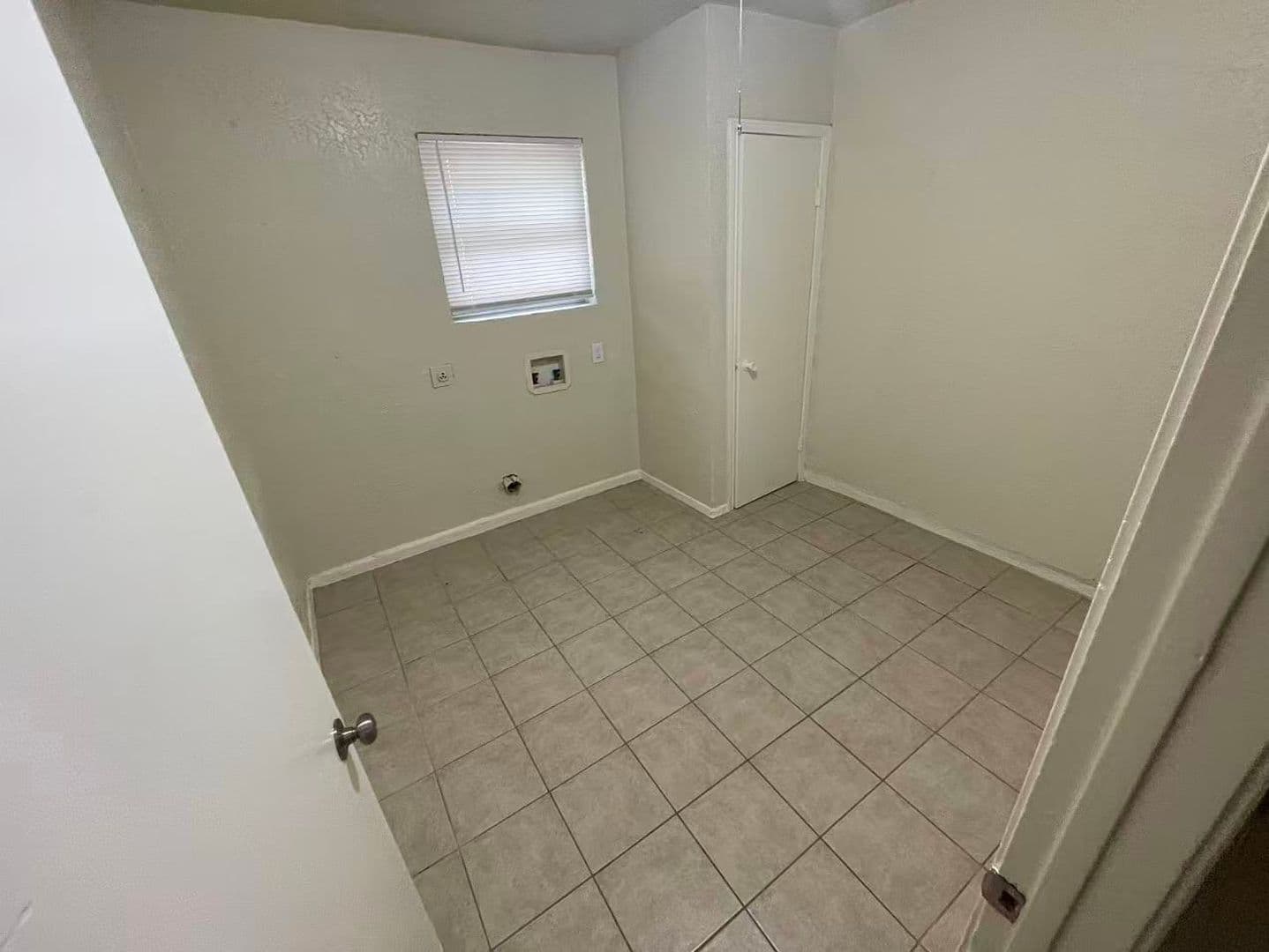 Garland House: 1426 Shorecrest Dr