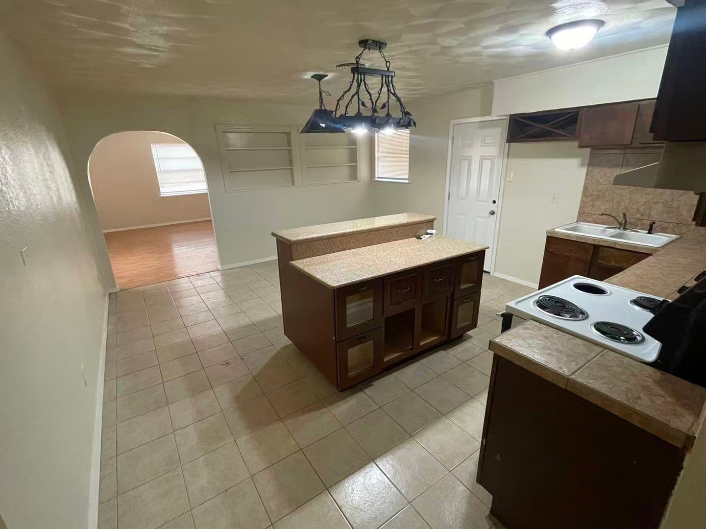 Mesquite House: 616 W Grubb Dr.
