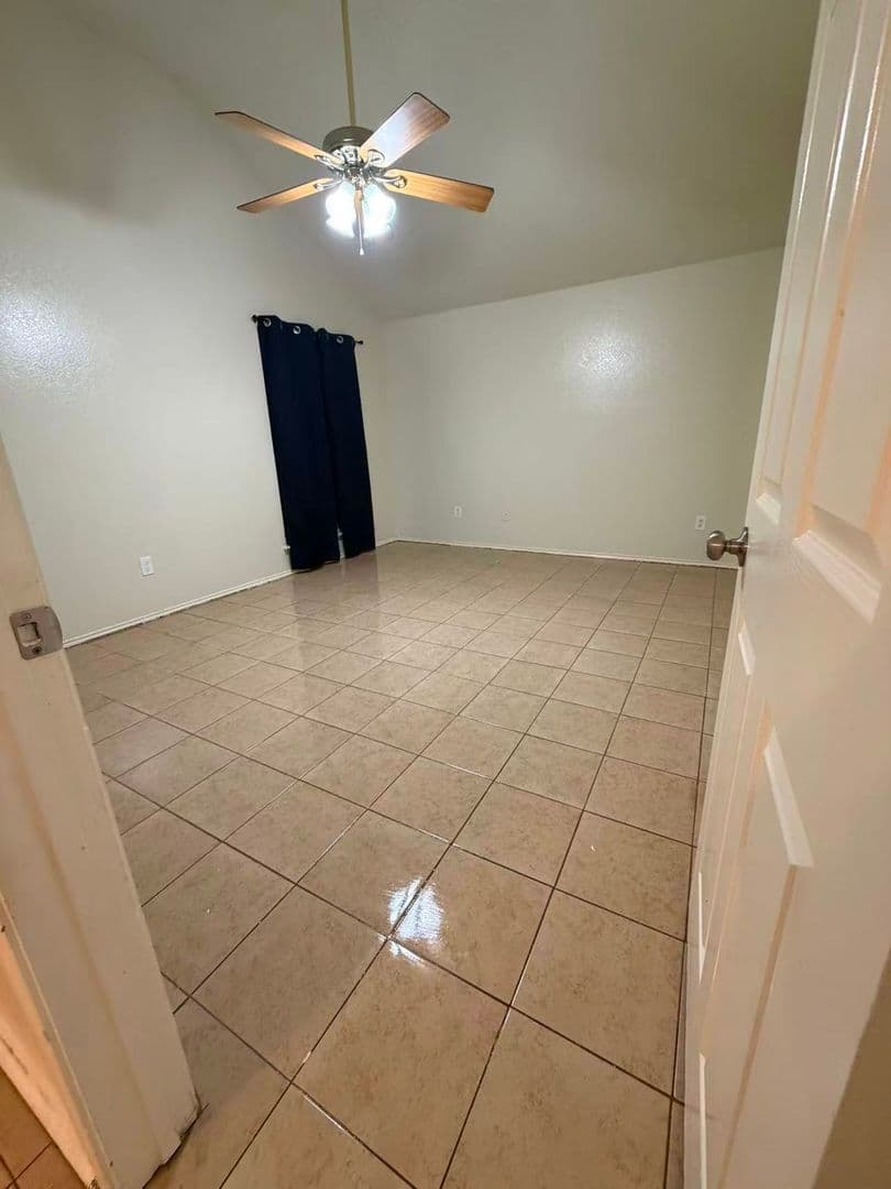 Mesquite House: 1607 Windmill Ln