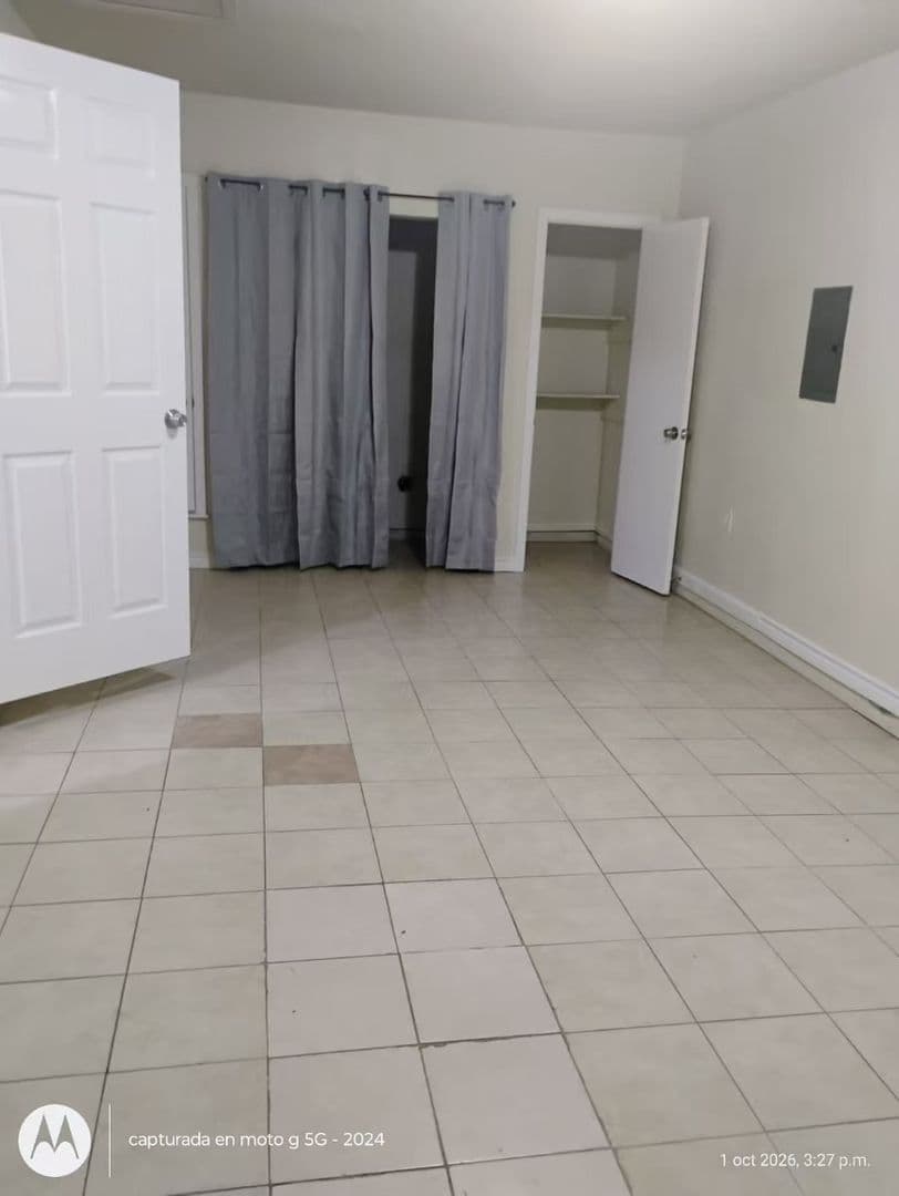 Garland House: 806 Northshore Dr.