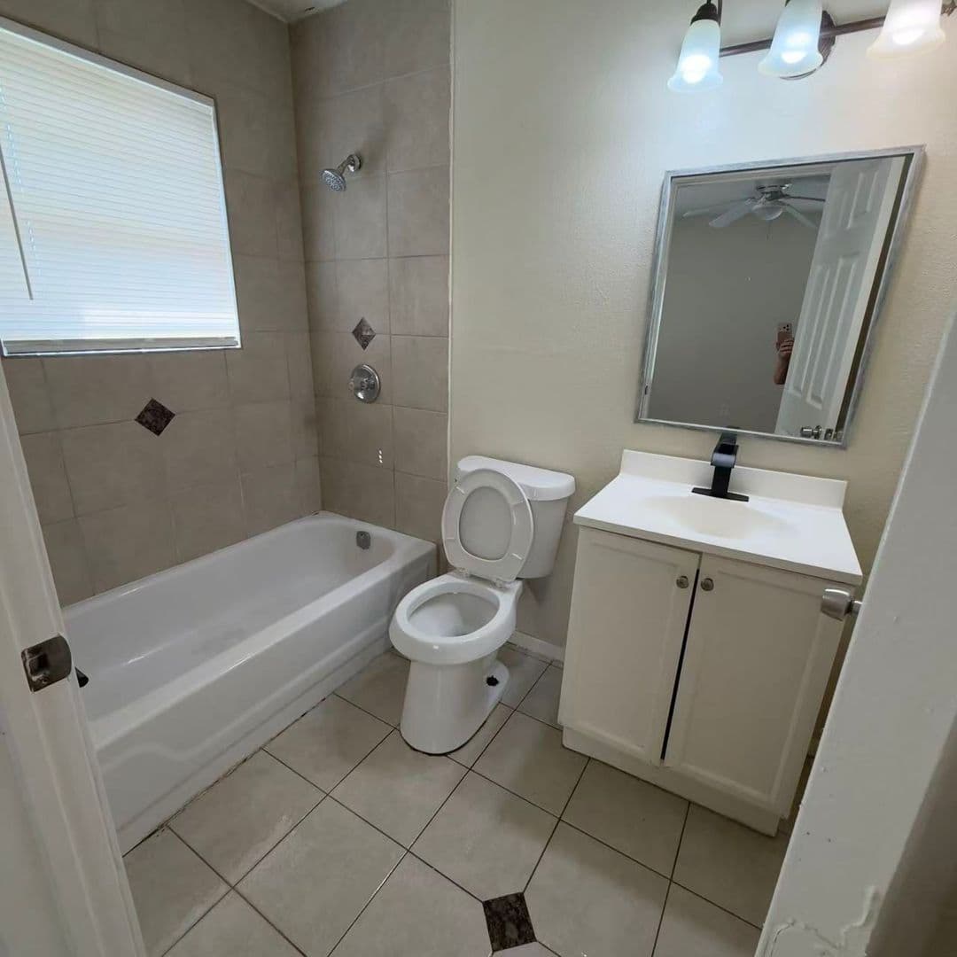 Garland House: 2913 Gardenia Dr
