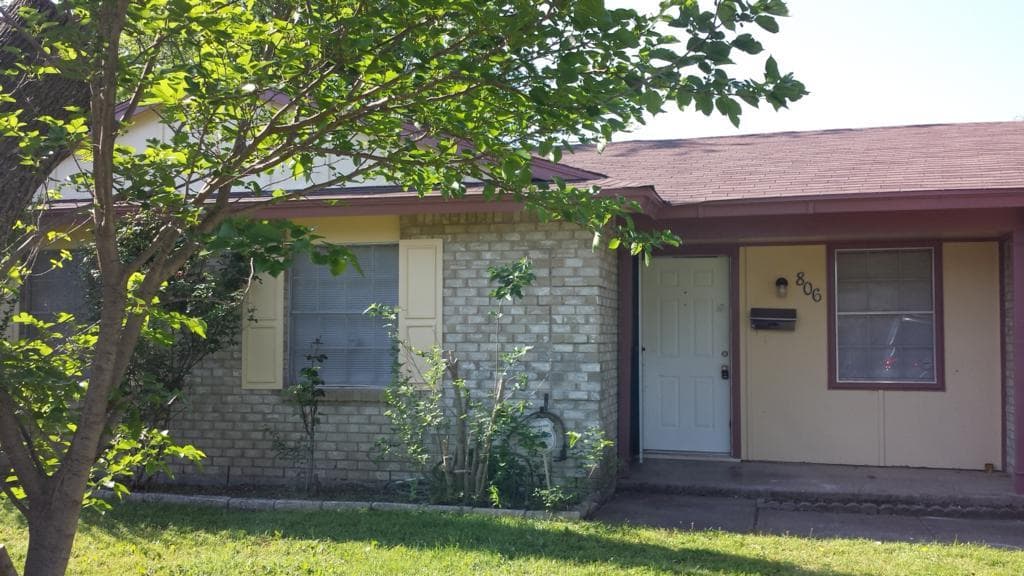 Garland House: 806 Northshore Dr