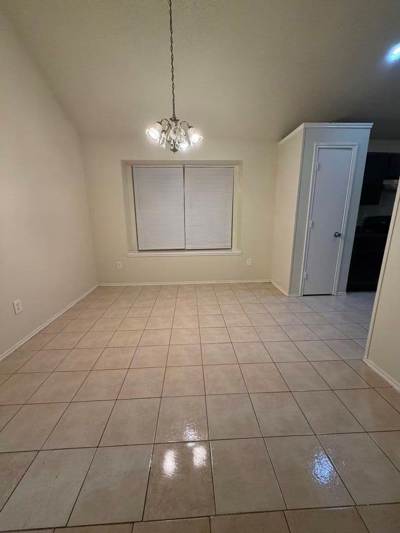 Mesquite House: 1607 Windmill Ln