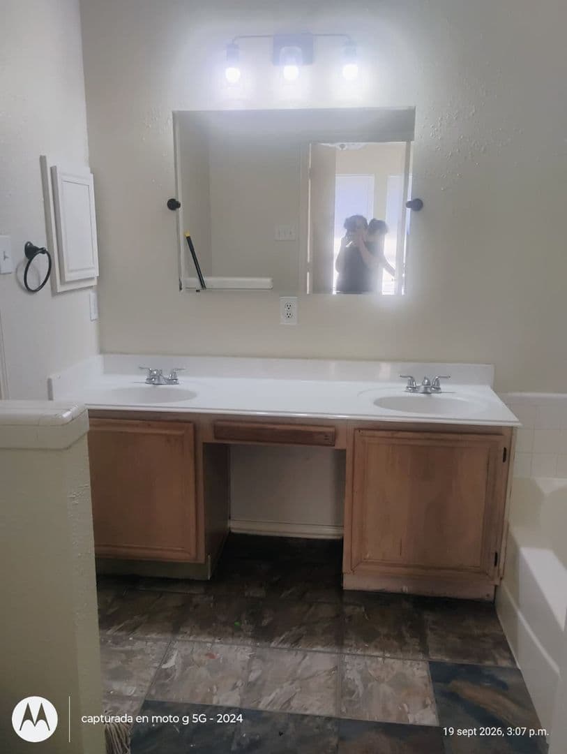Rowlett House: 7701 Tidewater Dr