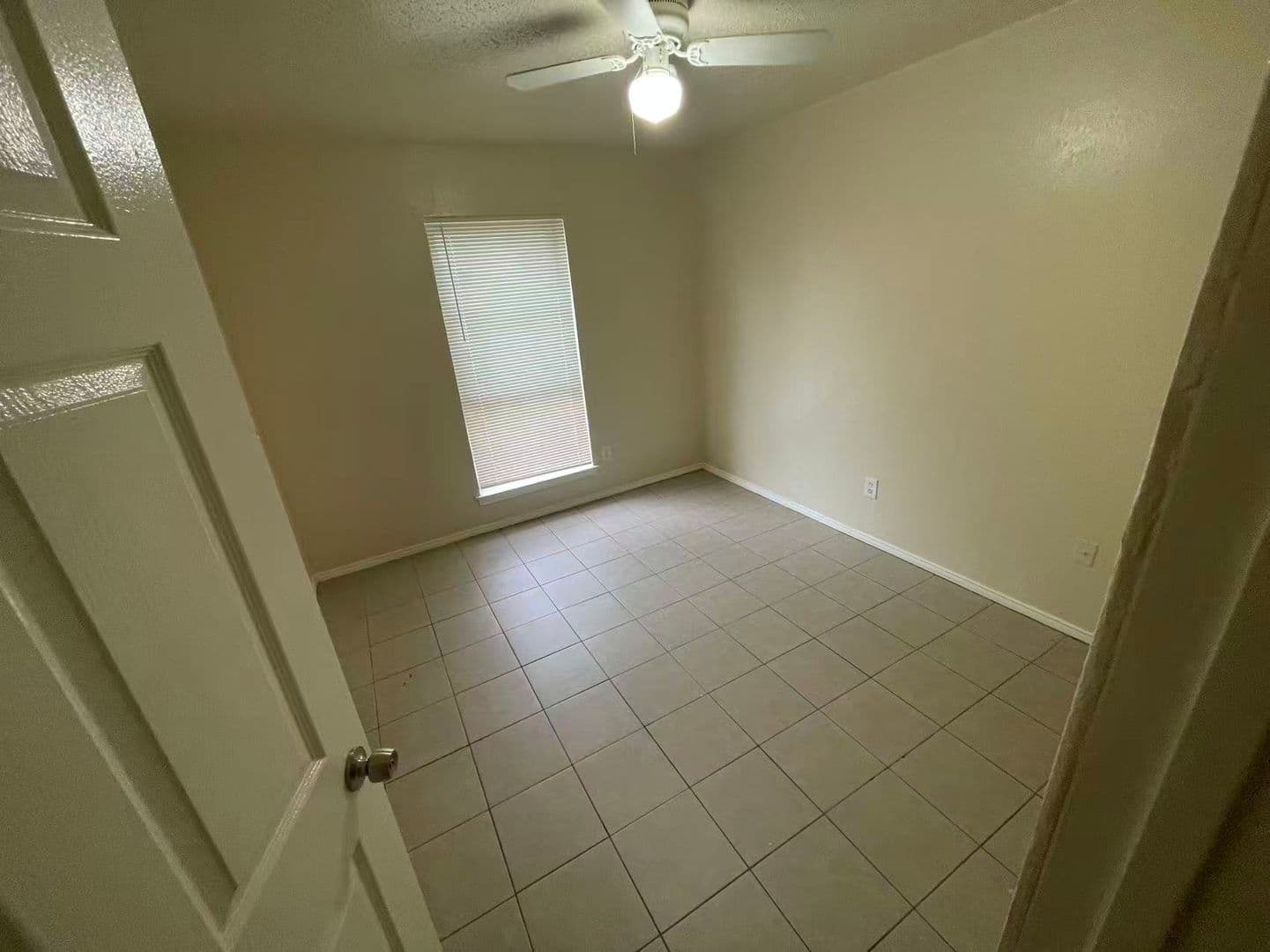 Garland House: 1426 Shorecrest Dr